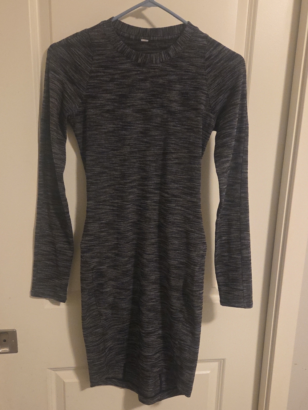 Lululemon Gray Long Sleeve Knit Dress - Slim Fit